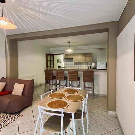 Appartement Au Centre-Ville Avec Cour Langres Exterior foto
